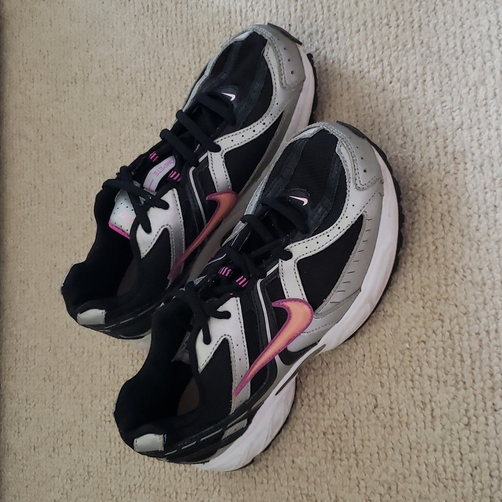 NIKE running sneakers